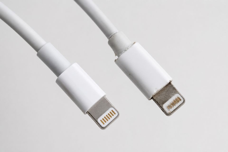 cách nhận biết sạc iPhone dỏm (ảnh 5)