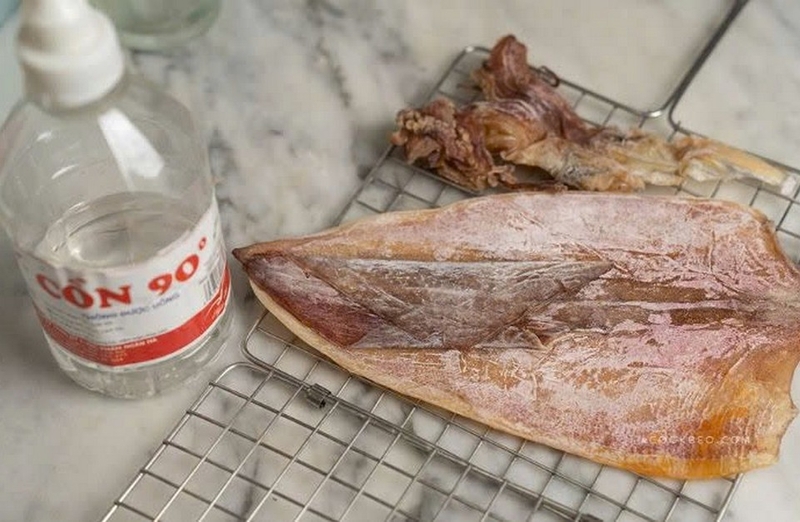 cách nướng mực bằng cồn ảnh 3
