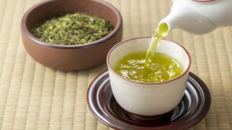 Bước 2: Pha trà