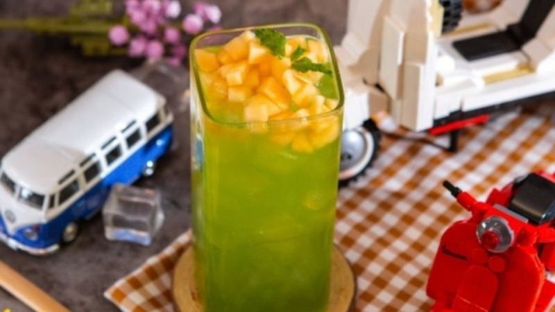 Bước 4: Thưởng thức trà dưa lưới