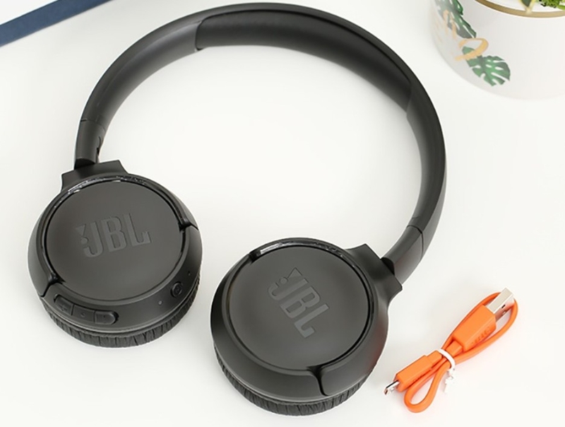 cach-reset-tai-nghe-jbl-1.jpg