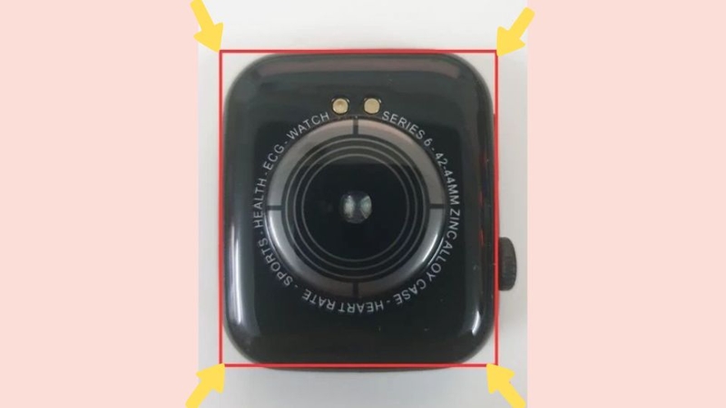 Tháo phần nắp của đồng hồ