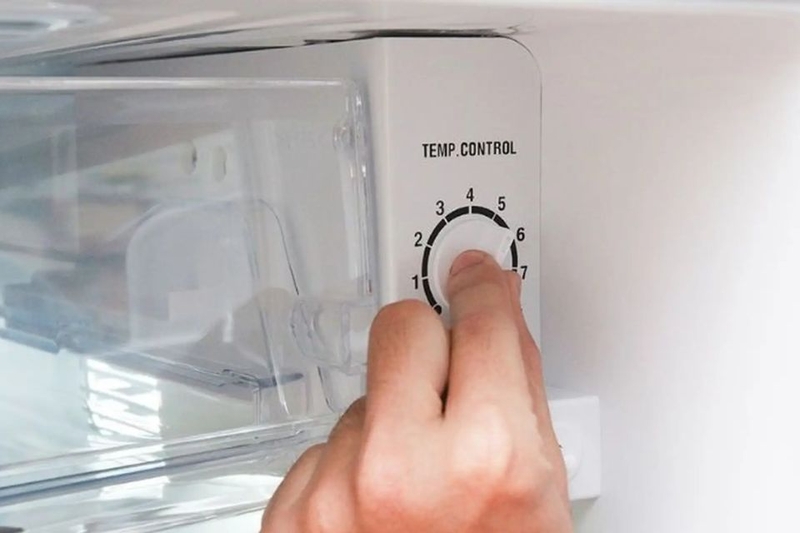 Với tủ lạnh Aqua có núm vặn