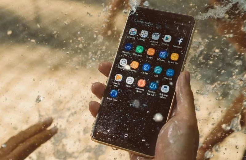 cách sửa điện thoại Samsung bị vô nước ảnh 1
