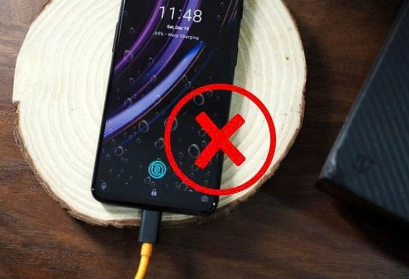 cách sửa điện thoại Samsung bị vô nước ảnh 3