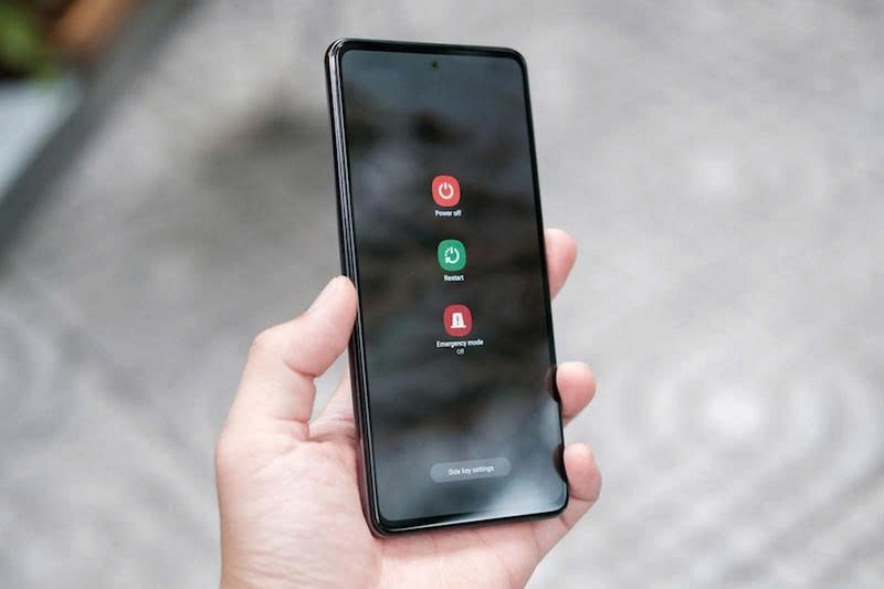 cách sửa điện thoại Samsung bị vô nước ảnh 5