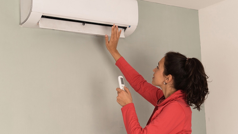 sửa máy lạnh chạy không ngắt 5