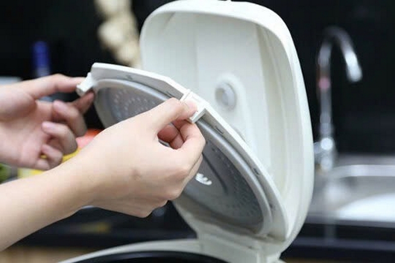 Cách sửa nồi cơm điện Sharp KS-ZT18 ảnh 4