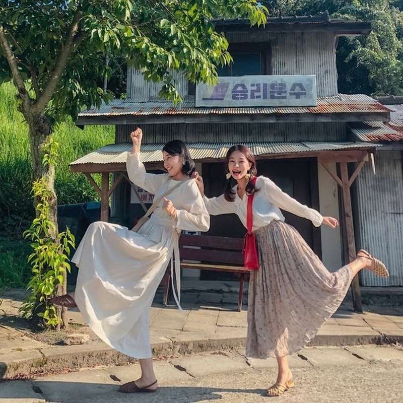 Cách tạo dáng chụp ảnh 2 người bạn thân ảnh 6