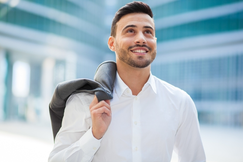 cách tạo dáng chụp ảnh ngoài trời cho nam 15