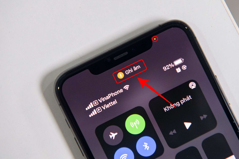 Cách tắt chấm màu cam trên iPhone (2)