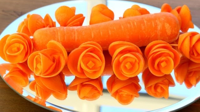 Cách tỉa hoa hồng từ cà rốt