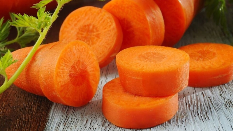 cách tỉa hoa cà rốt và dưa chuột 2