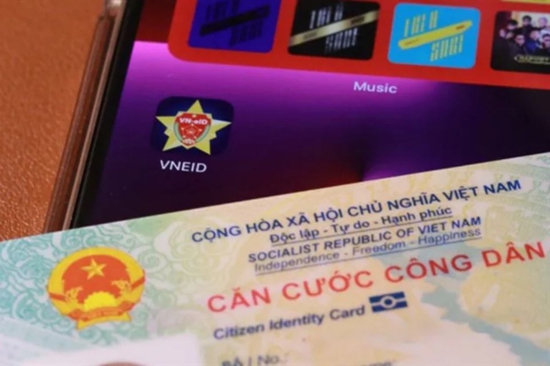 Kiểm tra thông tin định danh
