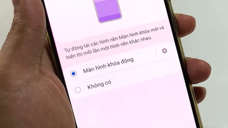 Chọn Màn hình khóa tự động rồi nhấn biểu tượng răng cưa