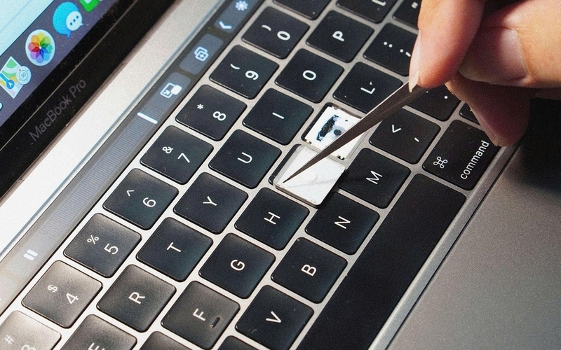 cách vệ sinh MacBook Pro M4 ảnh 4