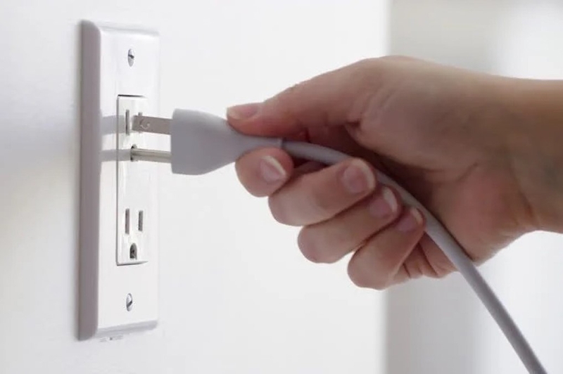 Ngắt nguồn điện máy bơm nước