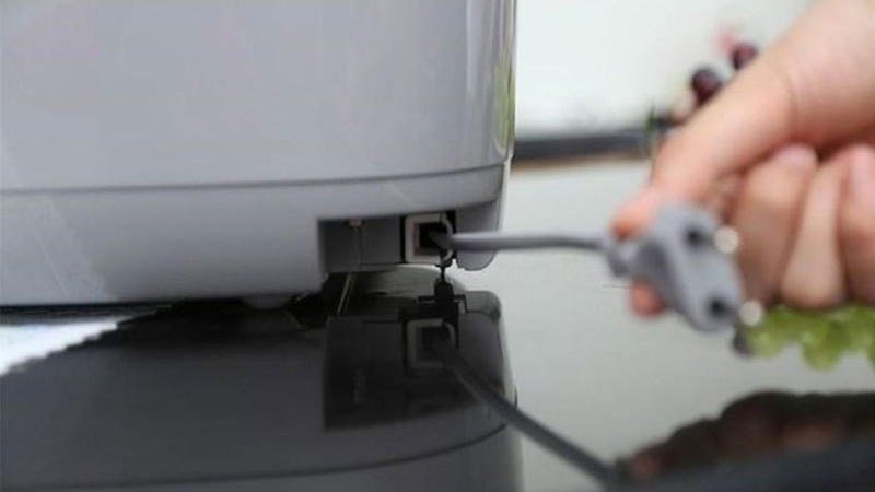 cách vệ sinh nắp nồi cơm điện Cuckoo 2