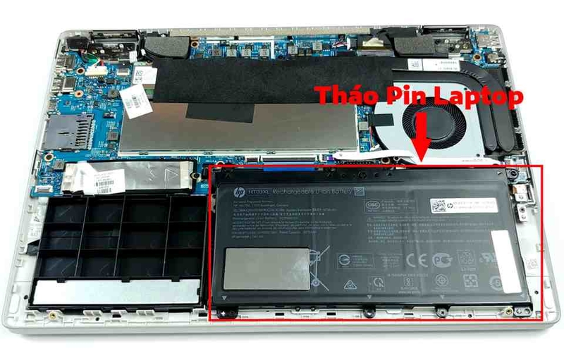 Bước tháo pin laptop rất quan trọng