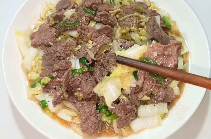 Món cải thảo xào thịt bò