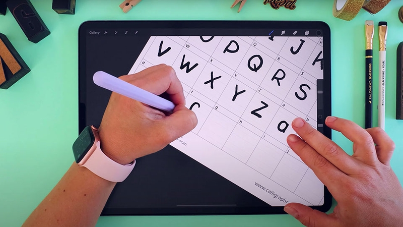 Ứng dụng Calligraphr được rất nhiều người làm sáng tạo sử dụng