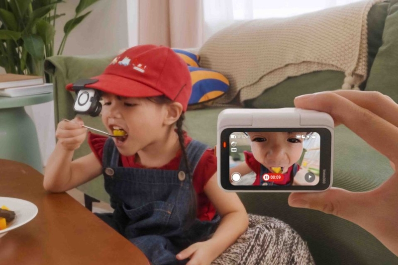 Insta360 GO Ultra hộp sạc Action Pod thông minh