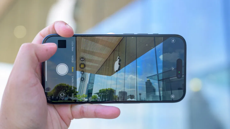 Camera iPhone 15 Pro Max bị mờ 1