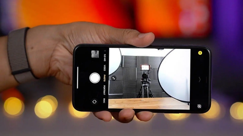 Camera iPhone 15 Pro Max bị mờ 6