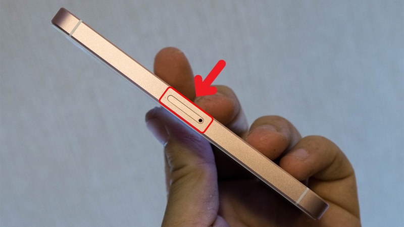 Cần làm gì trước khi bán iPhone? - Tháo SIM hoặc hủy kết nối eSIM