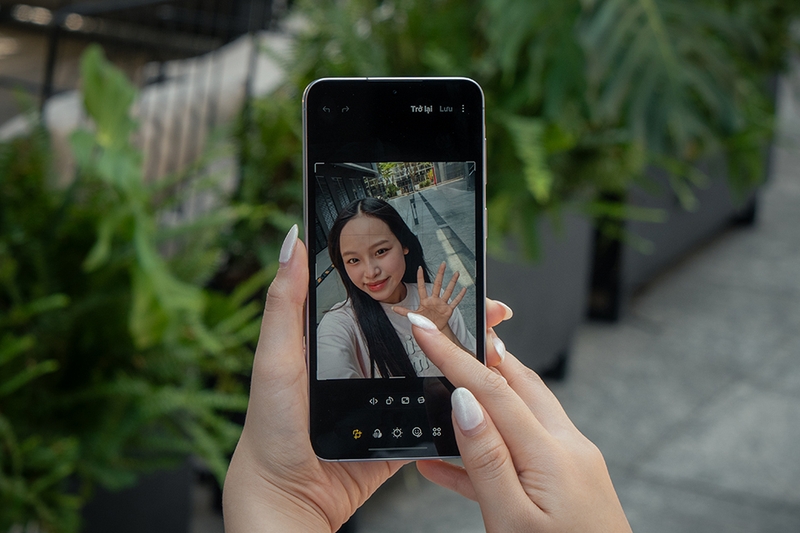 cang-dung-galaxy-a57-cang-thay-awesome (14).jpg