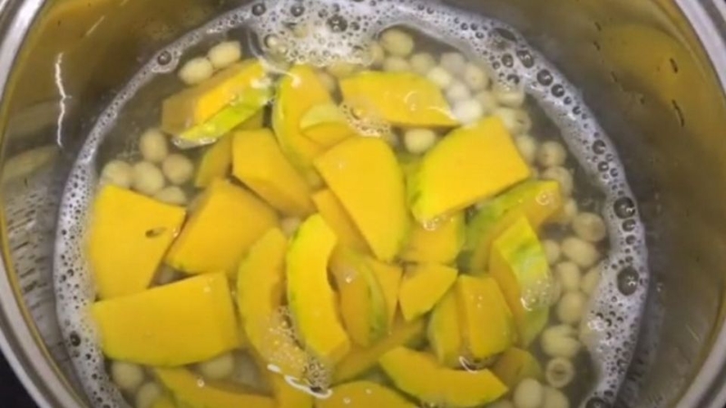 Bước 3: Nấu canh