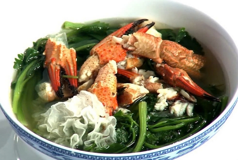 Canh cần tây càng ghẹ ảnh 1