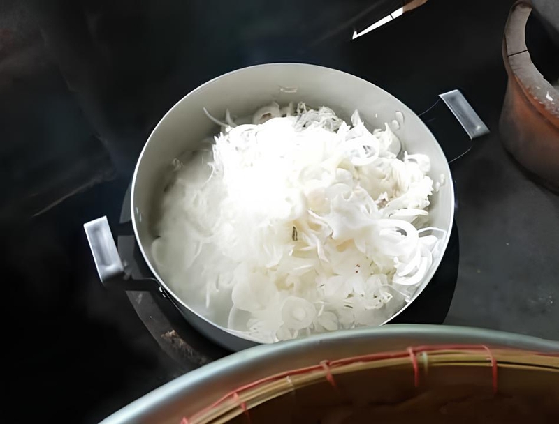 Cho chuối cây vào