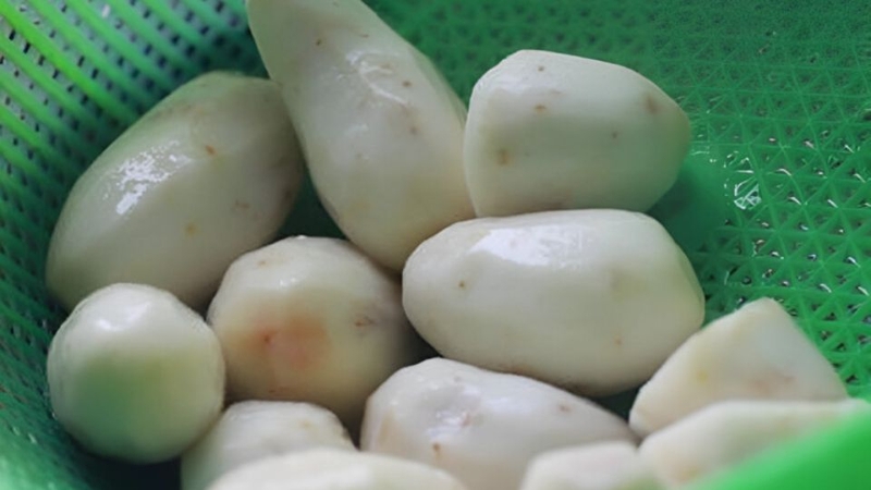 Bước 2: Sơ chế các nguyên liệu khác