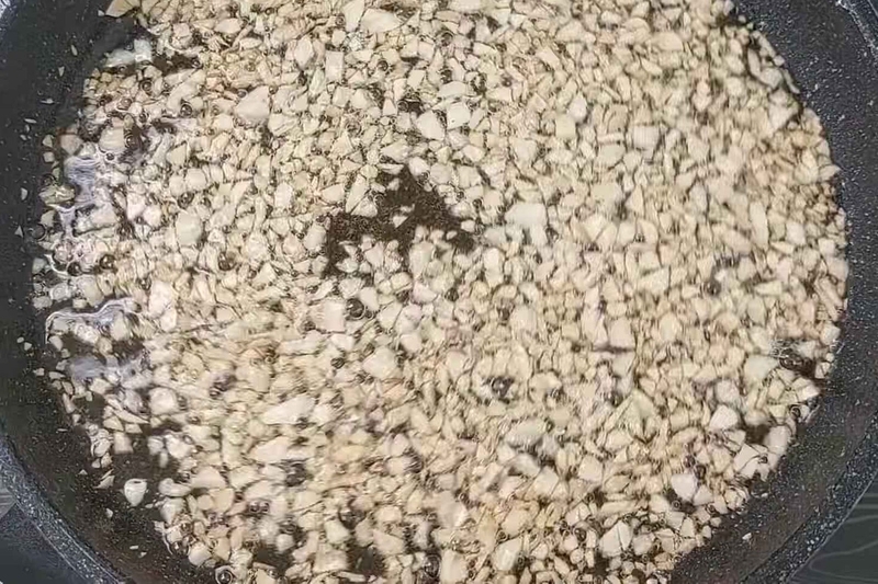 cánh gà chiên tỏi hình 8