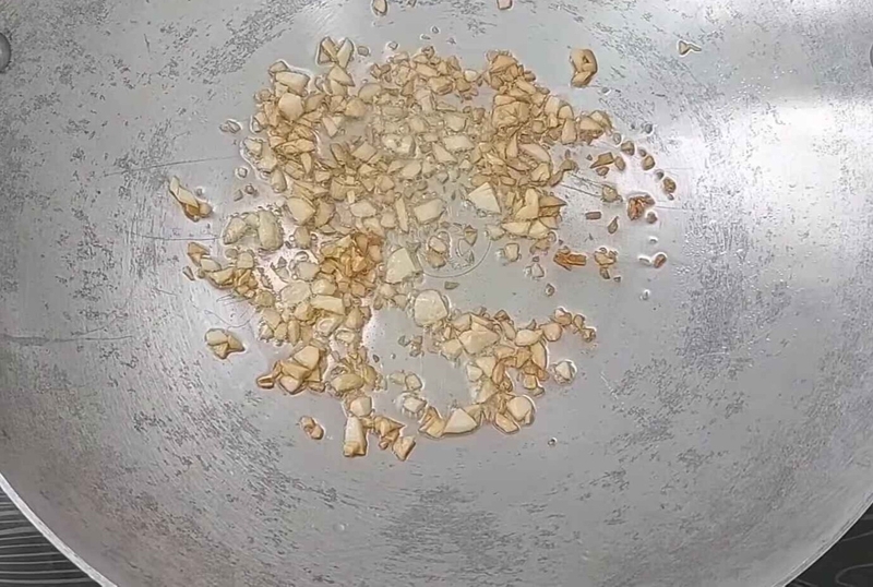 cánh gà chiên tỏi hình 9