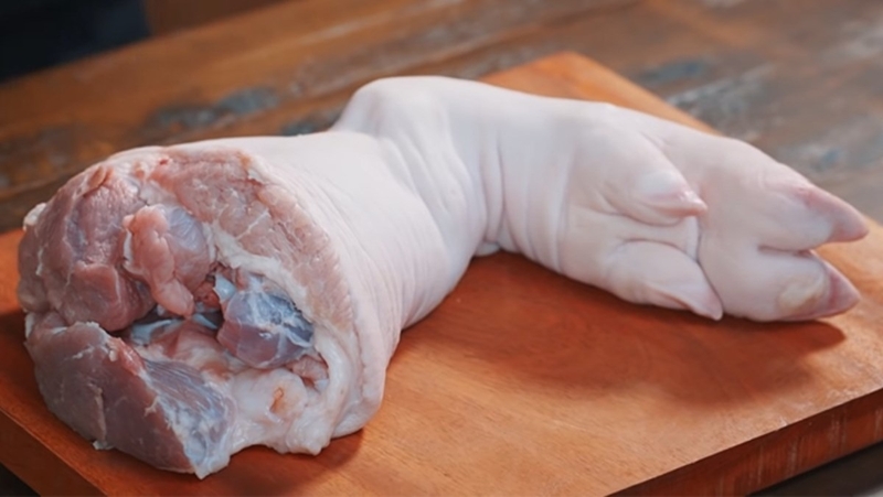 Canh giò heo hầm củ dền 6