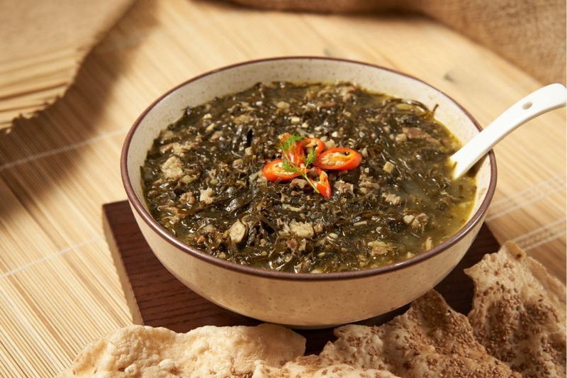 canh lá đắng lòng lợn