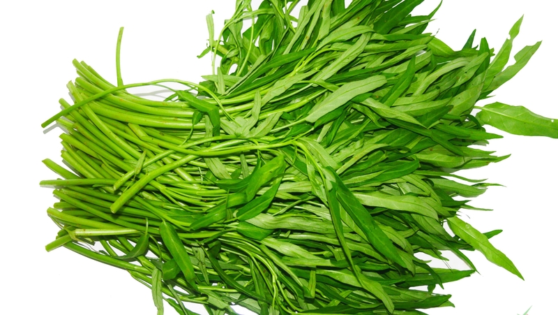 Canh rau muống nấu tôm (ảnh 10)