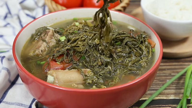 Tại sao canh rau sắn chua được yêu thích?