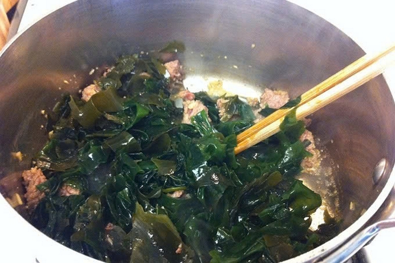 Canh rong biển thịt bò bằm ảnh 3