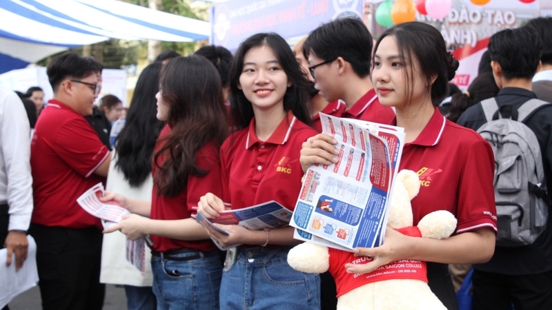 Dạng học bổng này của cao đẳng Bách Khoa Sài Gòn được trao cho những em có hoàn cảnh khó khăn