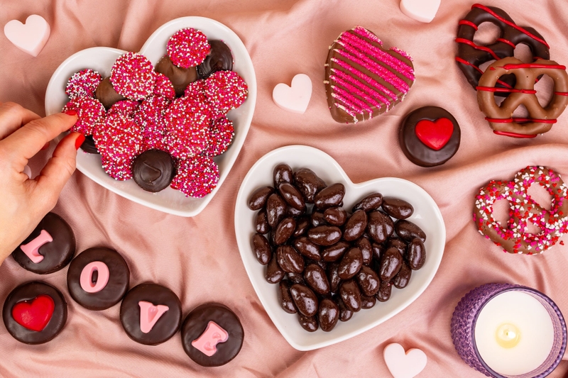 Cap bán socola ngày Valentine 2025 (ảnh 2)