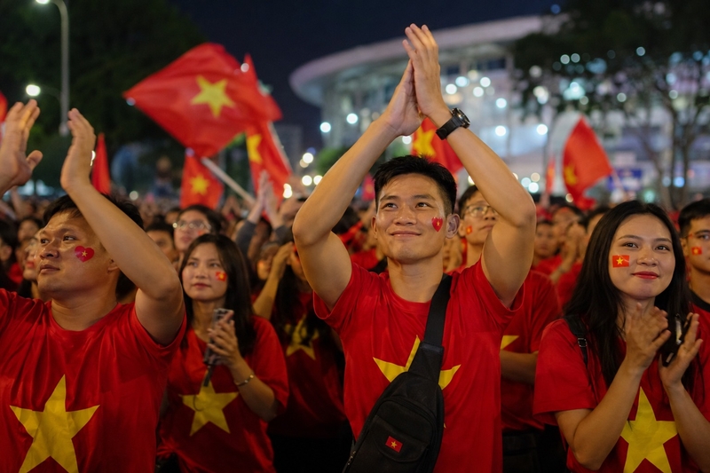 Caption cổ vũ bóng đá sau trận đấu và tri ân