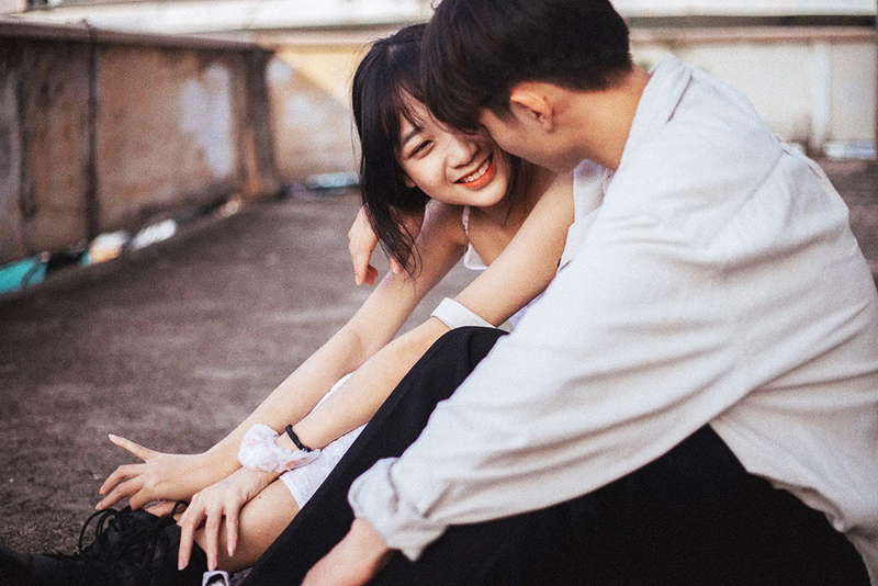 Caption couple 5