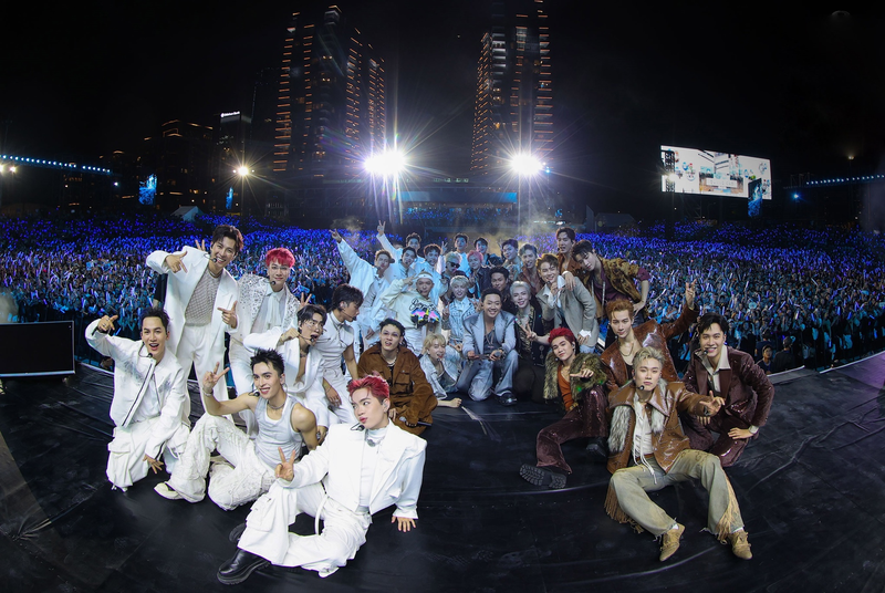 Caption đi concert 1