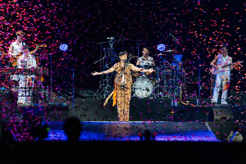 Caption đi concert 5