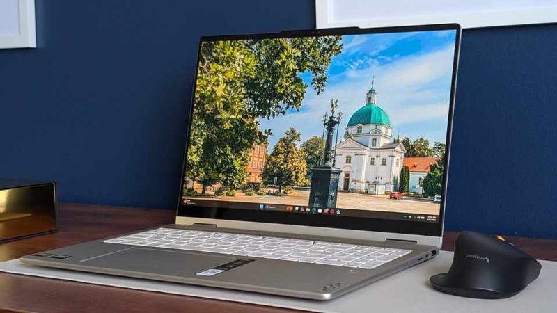 Mẫu laptop sở hữu loại vi xử lý thông minh