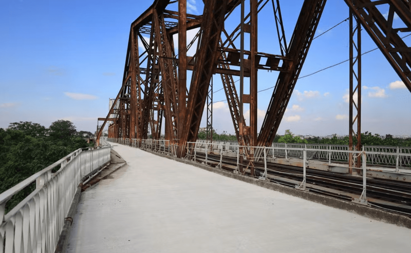Những lưu ý khi tham quan cầu Long Biên