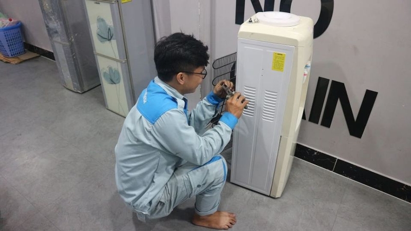 Cây nước nóng lạnh Sunhouse không lạnh 3